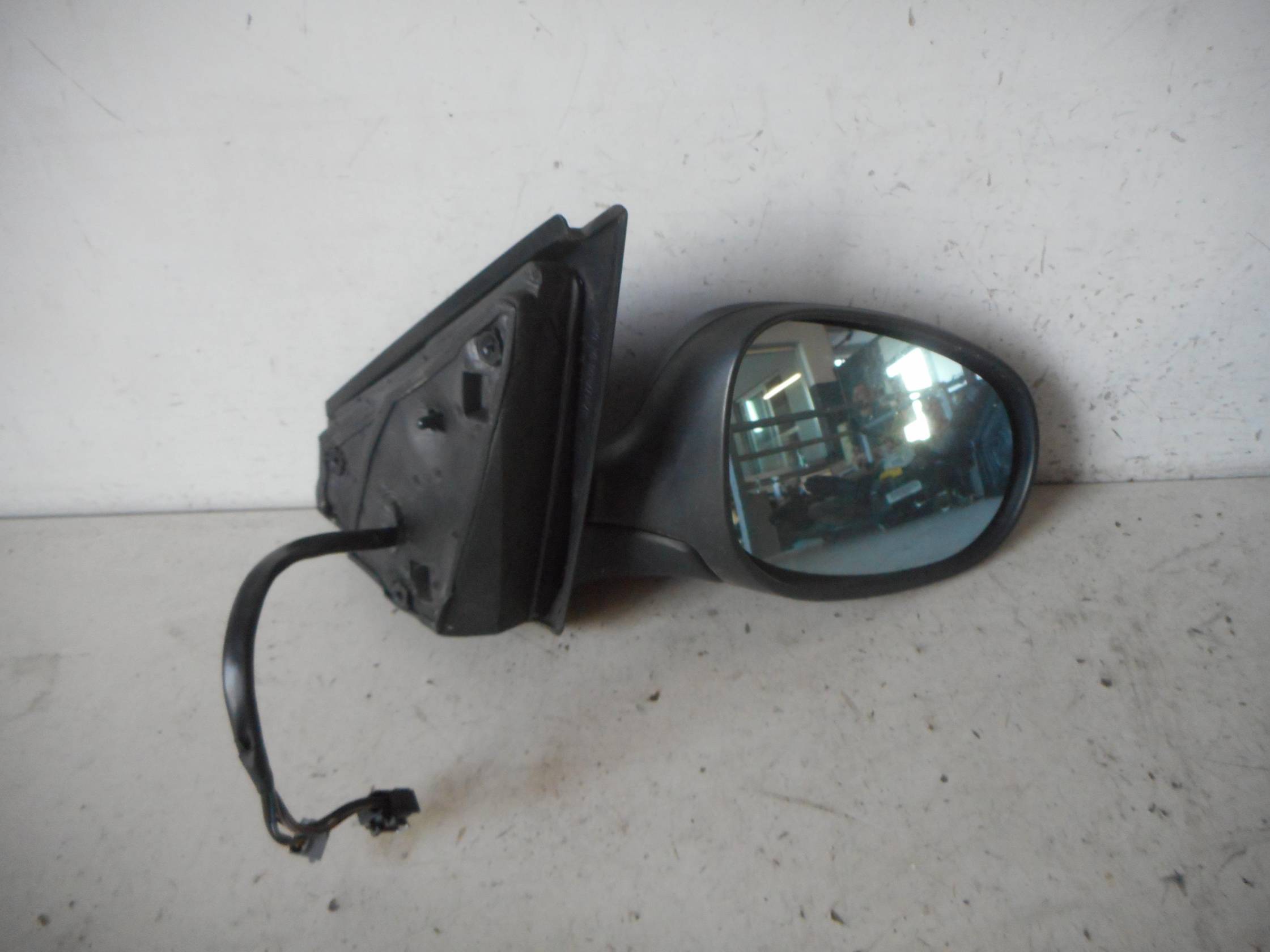 Retrovisore est. regolaz. elettr. dx.